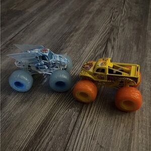 Monster Jam Fire & Ice Dragonoid & Whiplash